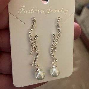 Silver plated rhinestone faux pearl earrings